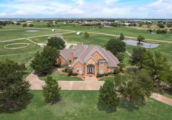 image of a luxury home in Rockwall
